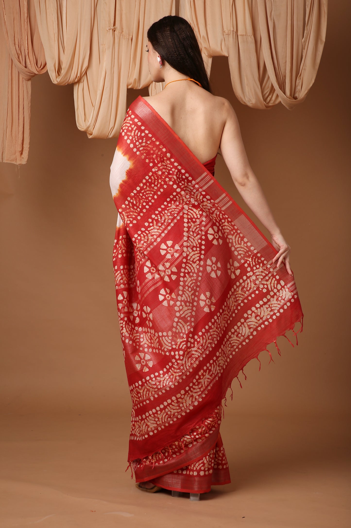 Bongsutra Saree- Bengali Linen Saree with Chapa Work