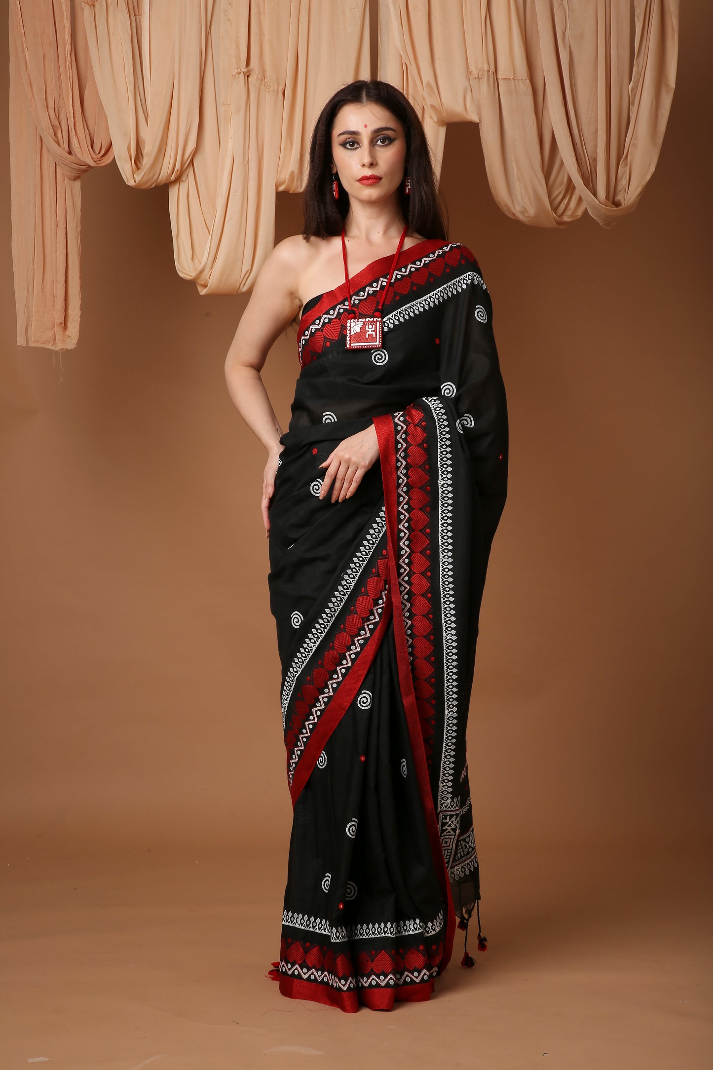 Bongsutra Saree- Bengali Linen Saree with Mirror and Chapa Work